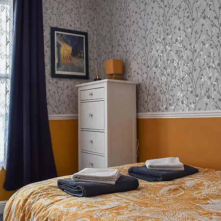 Vincent House * سكرابورو