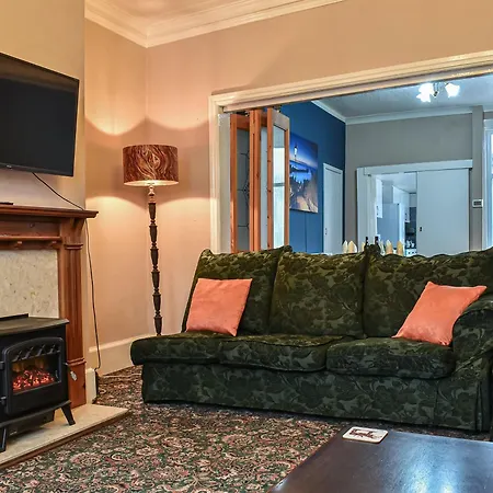 Semesterbostad Vincent House *