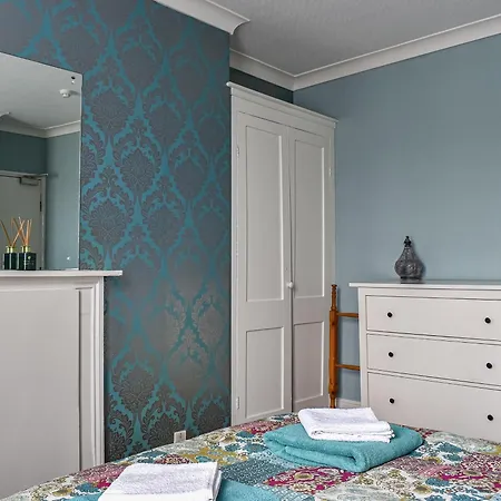 Vincent House Semesterbostad *